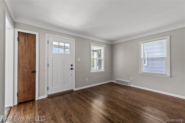 Builiding view two for 1516 Hoffman, Royal Oak, MI. 48067