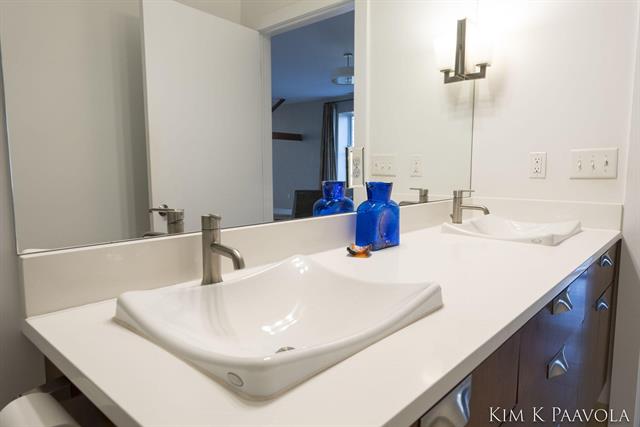 Builiding view thirty five for 27 Library, Grand Rapids, MI. 49503