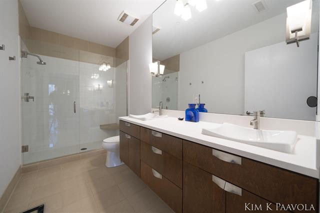 Builiding view thirty four for 27 Library, Grand Rapids, MI. 49503