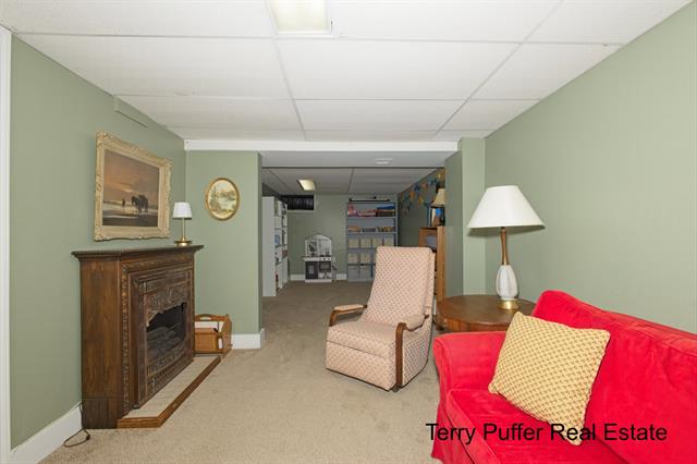 Builiding view fifteen for 2206 Oak, Muskegon, MI. 49445