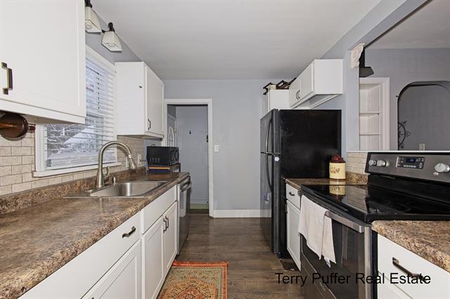 Builiding view six for 2206 Oak, Muskegon, MI. 49445