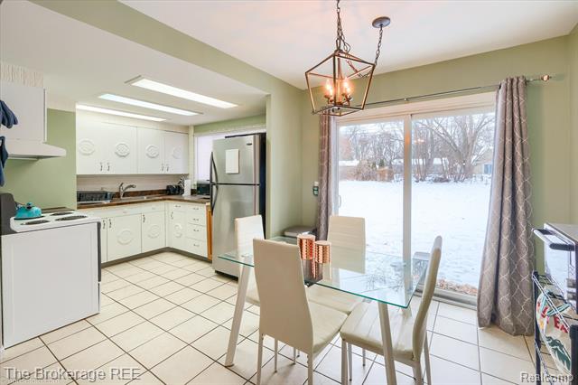 Builiding view eleven for 6155 Westdale, Grand Blanc, MI. 48439