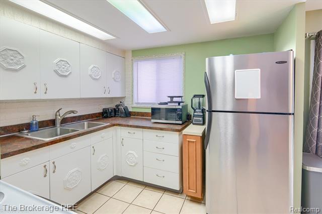 Builiding view fourteen for 6155 Westdale, Grand Blanc, MI. 48439