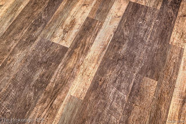 Builiding view nineteen for 6155 Westdale, Grand Blanc, MI. 48439