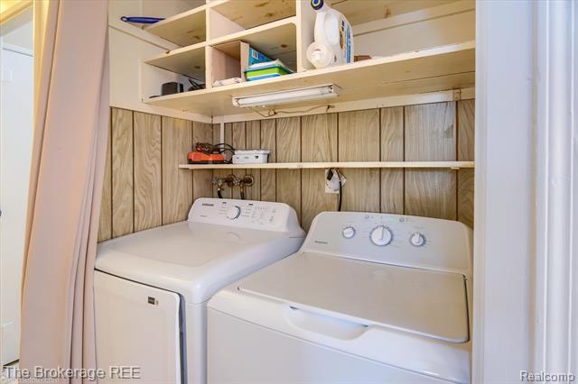 Builiding view thirty for 6155 Westdale, Grand Blanc, MI. 48439