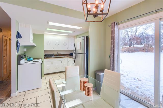 Builiding view twelve for 6155 Westdale, Grand Blanc, MI. 48439