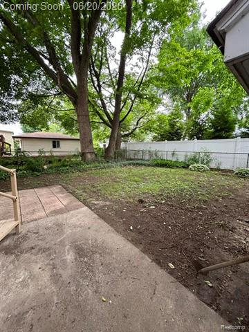 Builiding view twelve for 403 California, Royal Oak, MI. 48067