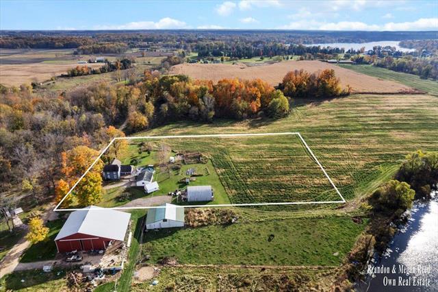 Builiding view five for 7658 Jackson, Saranac, MI. 48881