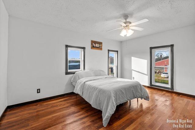 Builiding view forty four for 7658 Jackson, Saranac, MI. 48881