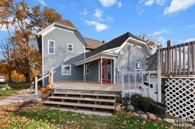 Builiding view nineteen for 7658 Jackson, Saranac, MI. 48881