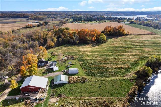 Builiding view ten for 7658 Jackson, Saranac, MI. 48881