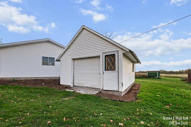 Builiding view twenty five for 7658 Jackson, Saranac, MI. 48881