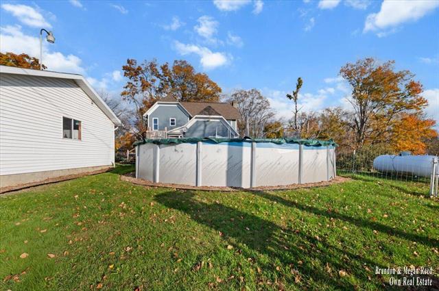 Builiding view twenty one for 7658 Jackson, Saranac, MI. 48881