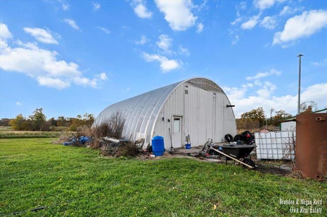 Builiding view twenty six for 7658 Jackson, Saranac, MI. 48881