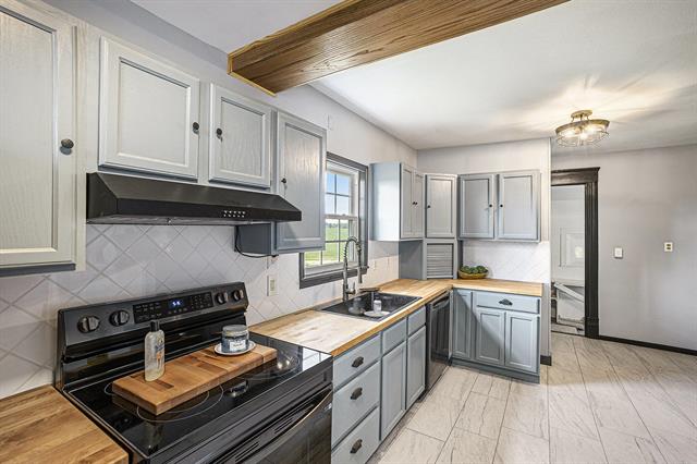 Builiding view eleven for 238 Maple Rd, Quincy, MI. 49082