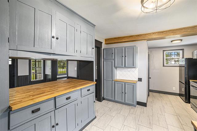 Builiding view twelve for 238 Maple Rd, Quincy, MI. 49082