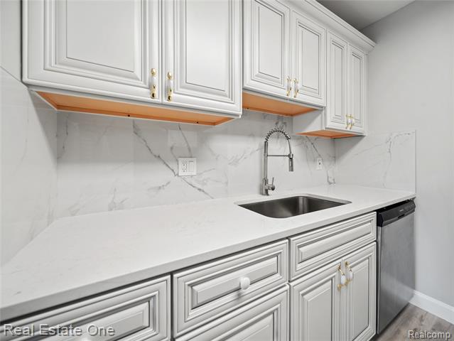 Builiding view nine for 2124 Pauline, Ann Arbor, MI. 48103