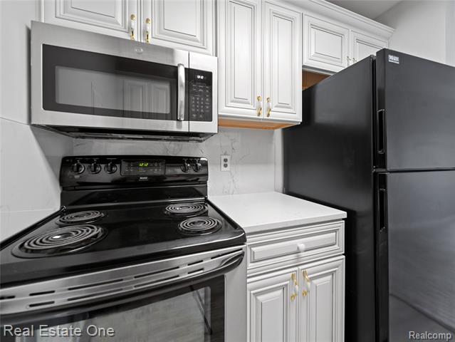 Builiding view ten for 2124 Pauline, Ann Arbor, MI. 48103