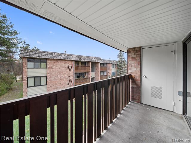 Builiding view twenty for 2124 Pauline, Ann Arbor, MI. 48103