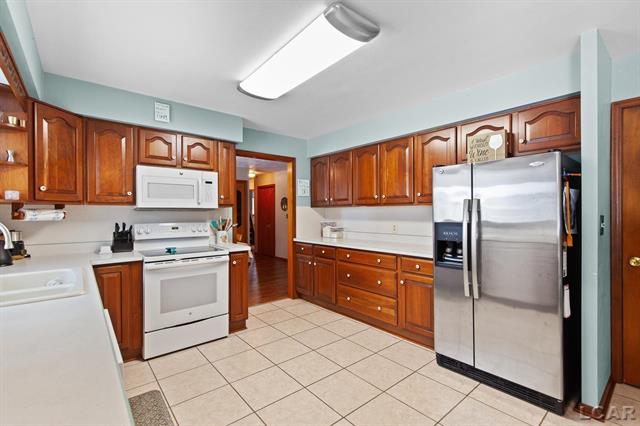 Builiding view thirteen for 108 River Drive, Blissfield, MI. 49228