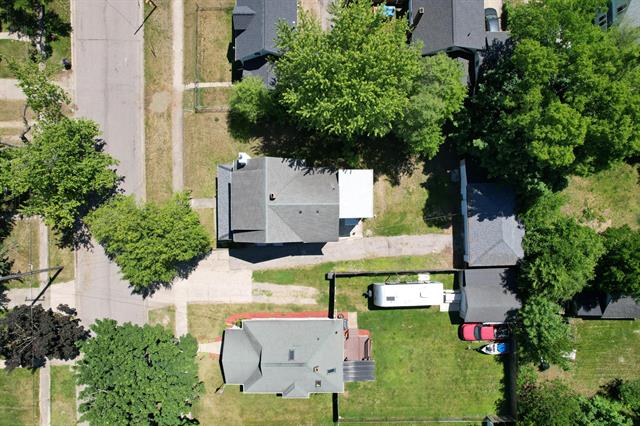Builiding view eighty eight for 307 Douglas St, Jackson, MI. 49203