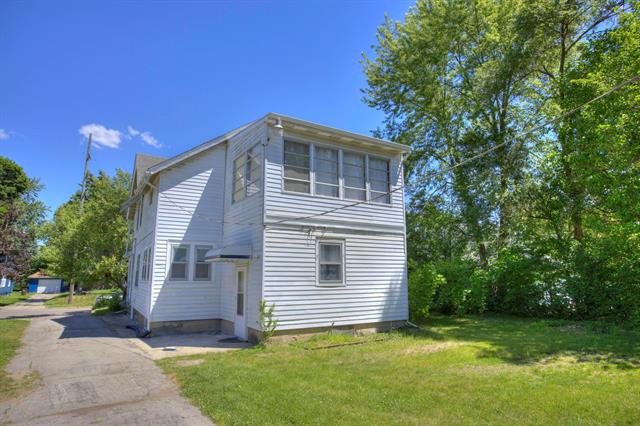 Builiding view eighty one for 307 Douglas St, Jackson, MI. 49203