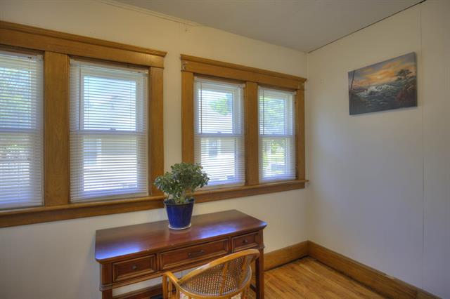 Builiding view twenty for 307 Douglas St, Jackson, MI. 49203