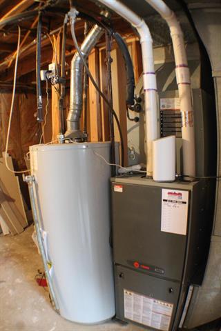 Builiding view sixteen for 2212 Aurora, Jackson, MI. 49203