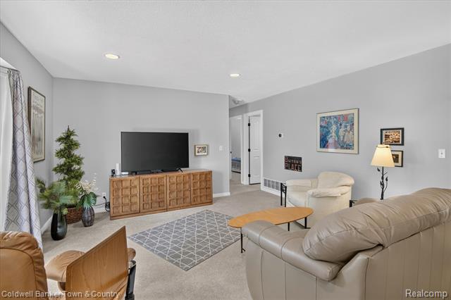 Builiding view eight for 5619 Dogwood, Jackson, MI. 49201