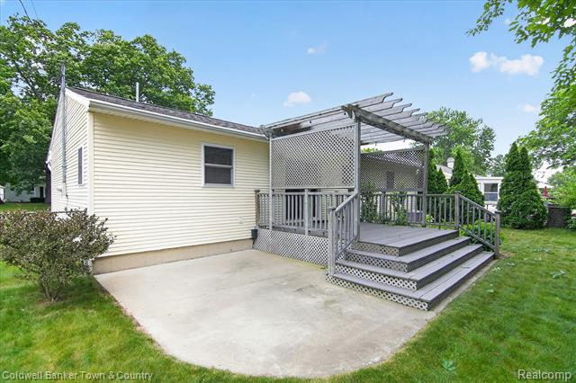 Builiding view forty three for 5619 Dogwood, Jackson, MI. 49201