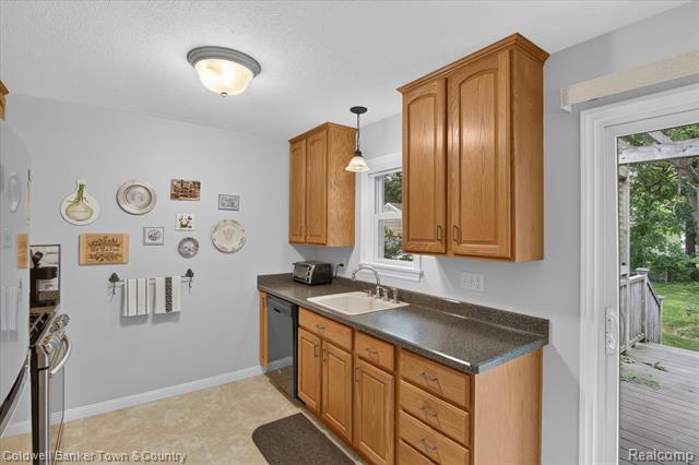 Builiding view thirteen for 5619 Dogwood, Jackson, MI. 49201