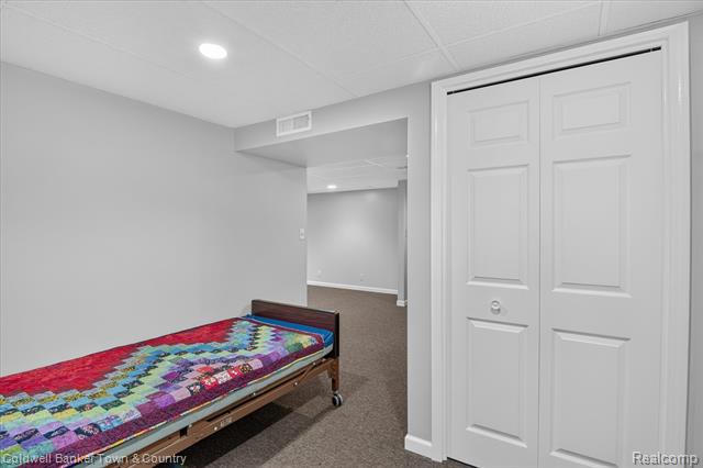 Builiding view thirty five for 5619 Dogwood, Jackson, MI. 49201