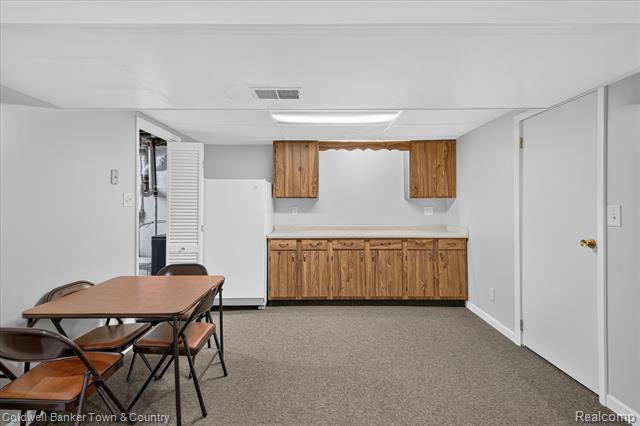 Builiding view thirty two for 5619 Dogwood, Jackson, MI. 49201