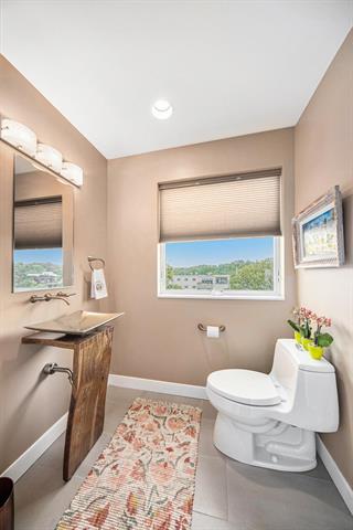 Builiding view sixteen for 121 Kingsley, Ann Arbor, MI. 48103