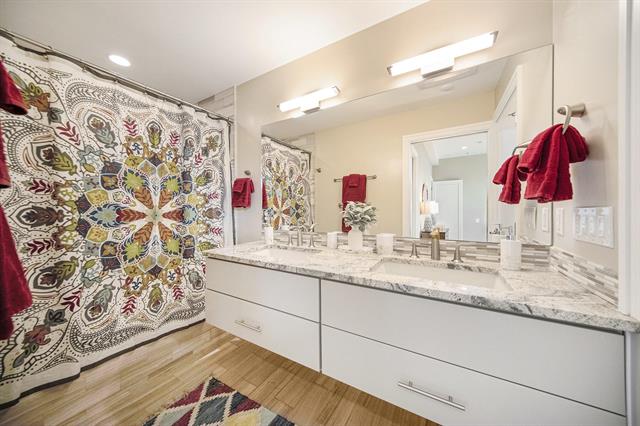 Builiding view thirteen for 121 Kingsley, Ann Arbor, MI. 48103