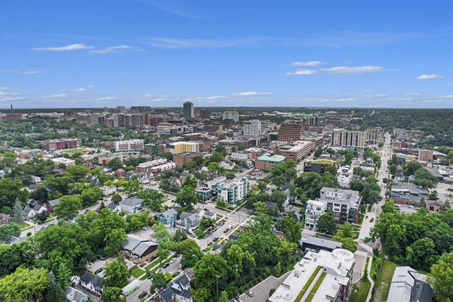 Builiding view twenty seven for 121 Kingsley, Ann Arbor, MI. 48103