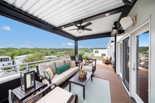 Builiding view twenty two for 121 Kingsley, Ann Arbor, MI. 48103