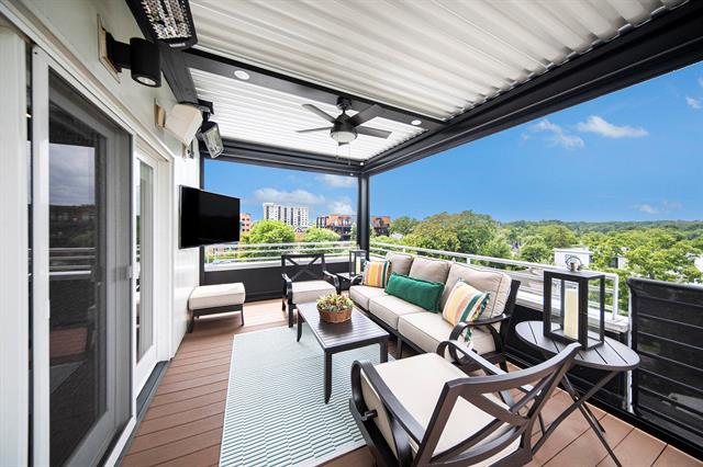 front view for 121 W Kingsley Street, Ann Arbor, Mi. 48103