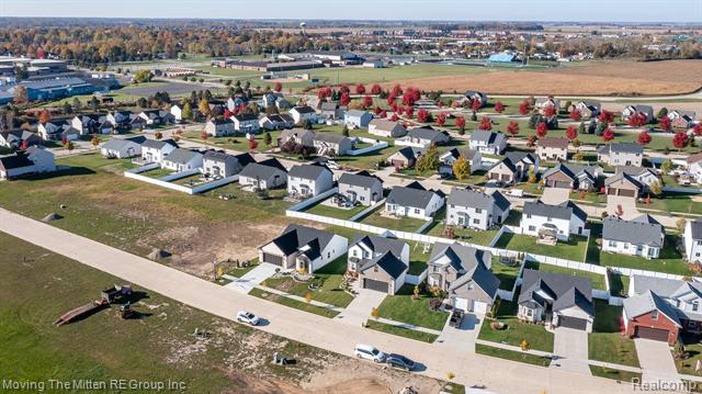 Builiding view sixty for 5065 Wilshire, Dundee, MI. 48131