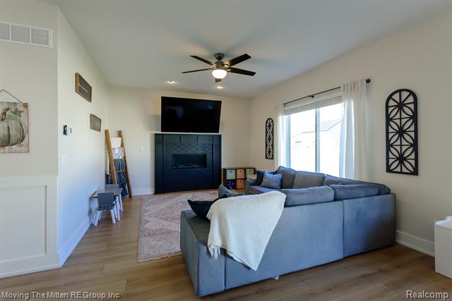 Builiding view three for 5065 Wilshire, Dundee, MI. 48131