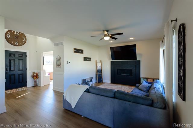 Builiding view two for 5065 Wilshire, Dundee, MI. 48131