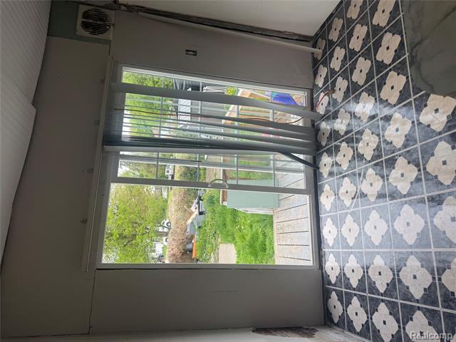 Builiding view two for 834 Remington, Flint, MI. 48507