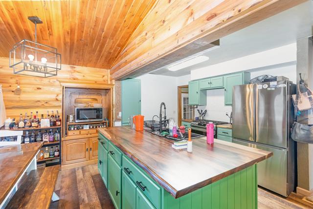 Builiding view five for 288 30Th, Six Lakes, MI. 48886