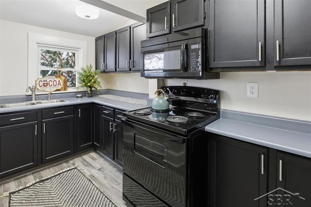 Builiding view fourteen for 1605 Hines St, Midland, MI. 48640