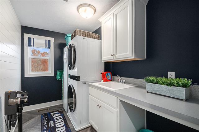 Builiding view twenty one for 3183 Railway, Byron Center, MI. 49315