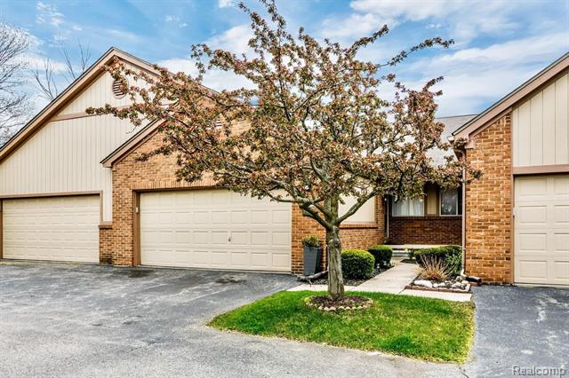 front view for 46930 Country Lane, Macomb, Mi. 48044