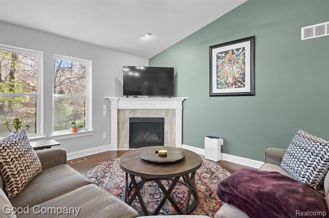 Builiding view fifteen for 1938 Genoa Circle, Howell, MI. 48843