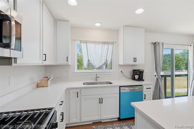 Builiding view eleven for 8760 Oak Ridge, Westland, MI. 48185