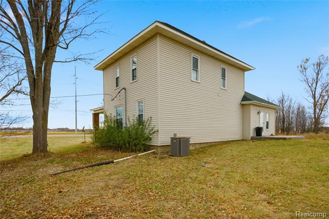 Builiding view six for 8961 Brockway, Yale, MI. 48097