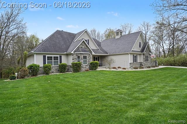 Builiding view two for 12310 Ivy Lane, Fenton, MI. 48430